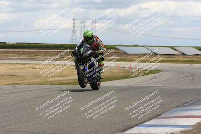 media/Apr-26-2024-TrackDaz (Fri) [[c4b677d280]]/C Group/140pm (Wheelie Bump)/